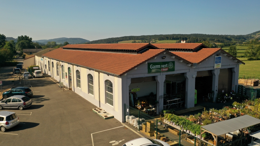 Transformation d'une ancienne gare en jardinerie