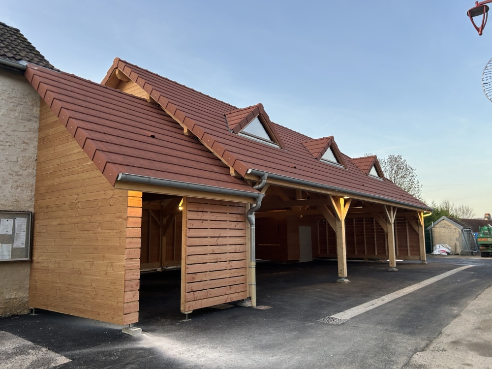 Construction d'une halle couverte à Praslay